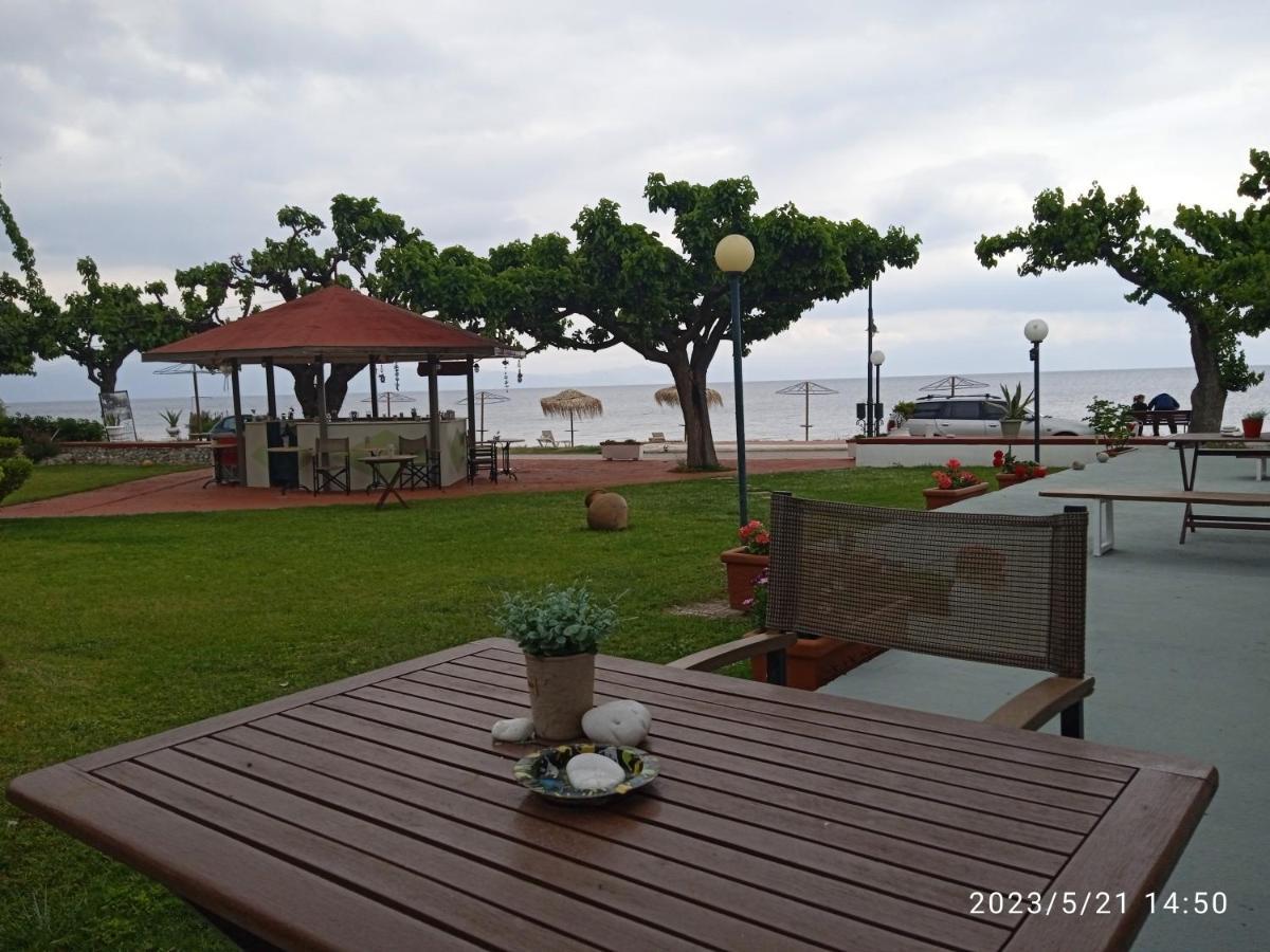 Evoikos Beach & Resort Ливанатес Экстерьер фото